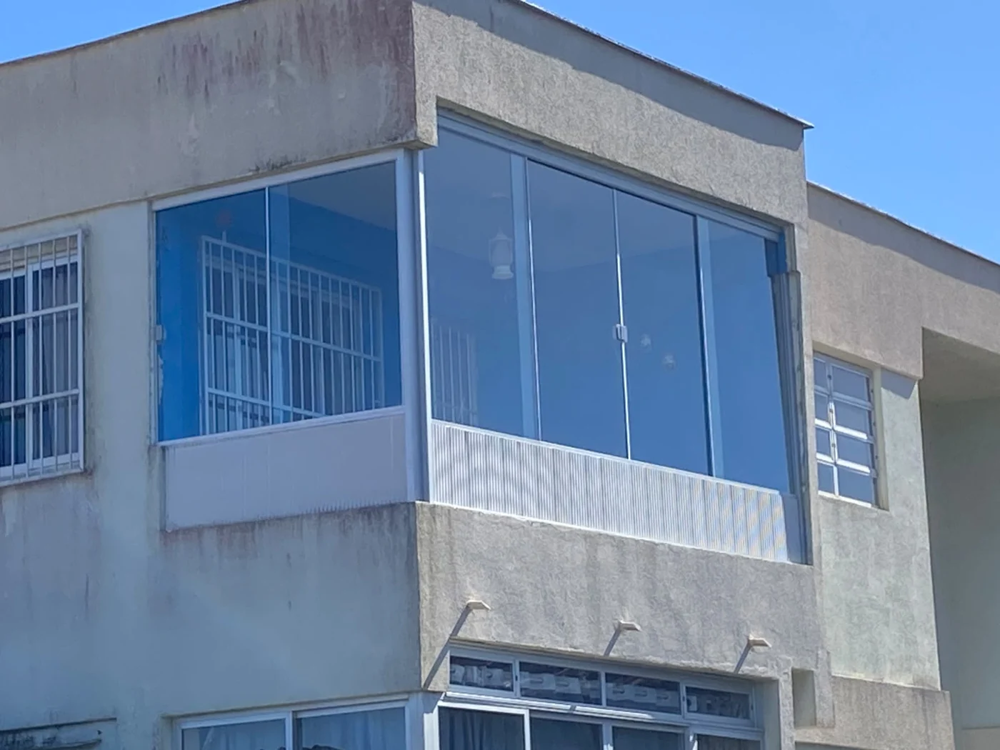 Fechamento de sacada em vidro