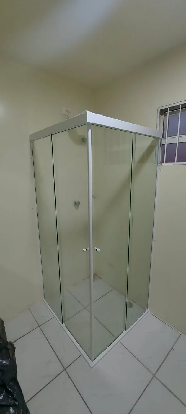 Box de vidro instalado no banheiro